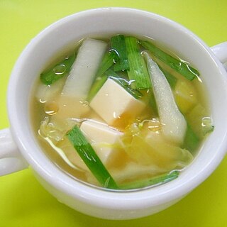 豆腐と白菜ニラの中華スープ